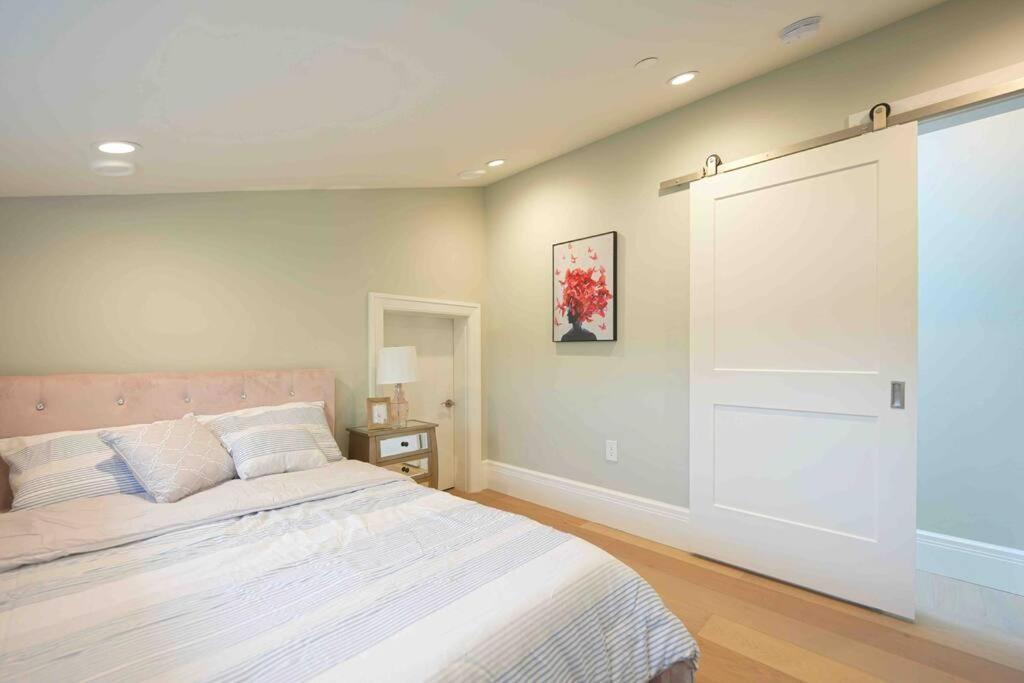 Four Bedrooms New Lovely Duplex House-1628 밴쿠버 외부 사진